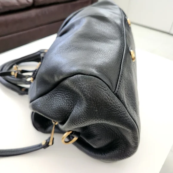Marc by Marc Jacobs Leather Handbag EUC - black with gold hardware - Picture 9 of 16